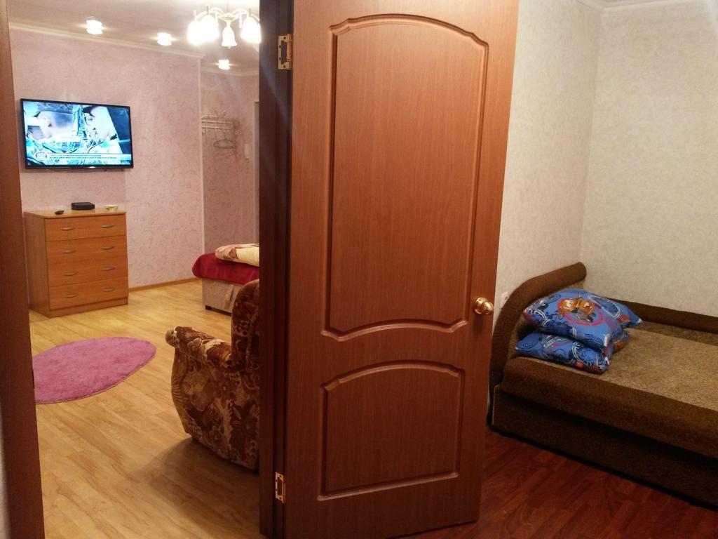 Apartment Na Oktyabrskoi ムルマンスク エクステリア 写真